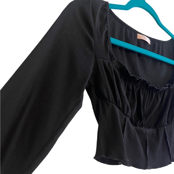 ⭐️ 5/$25 WhoIAm black ruched long-sleeved black crop top size 10 - Picture 3 of 7
